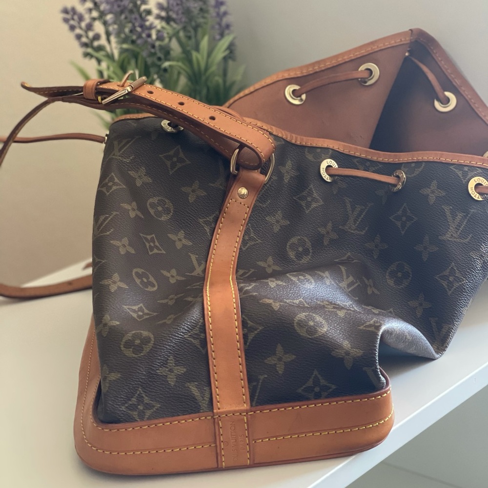 LOUIS VUITTON
Monogram Noe BB